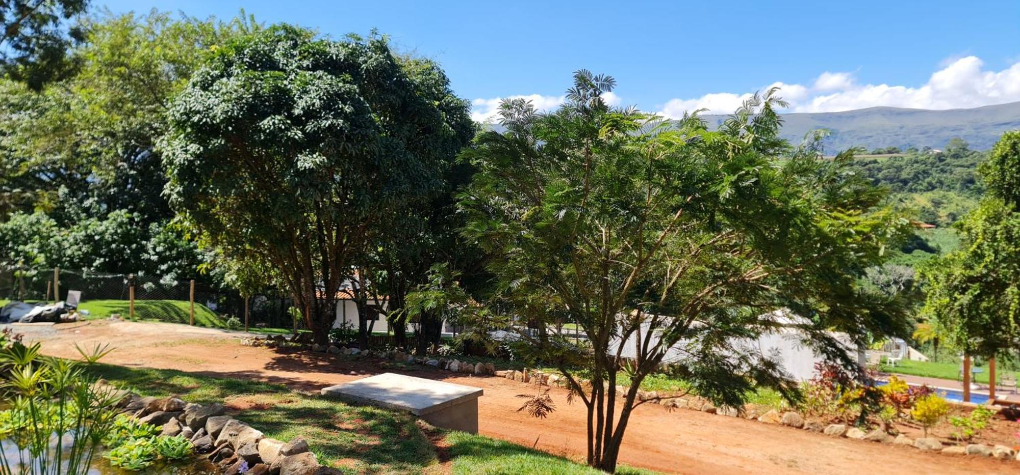 Pousada Descobrindo A Vida Brumadinho Esterno foto